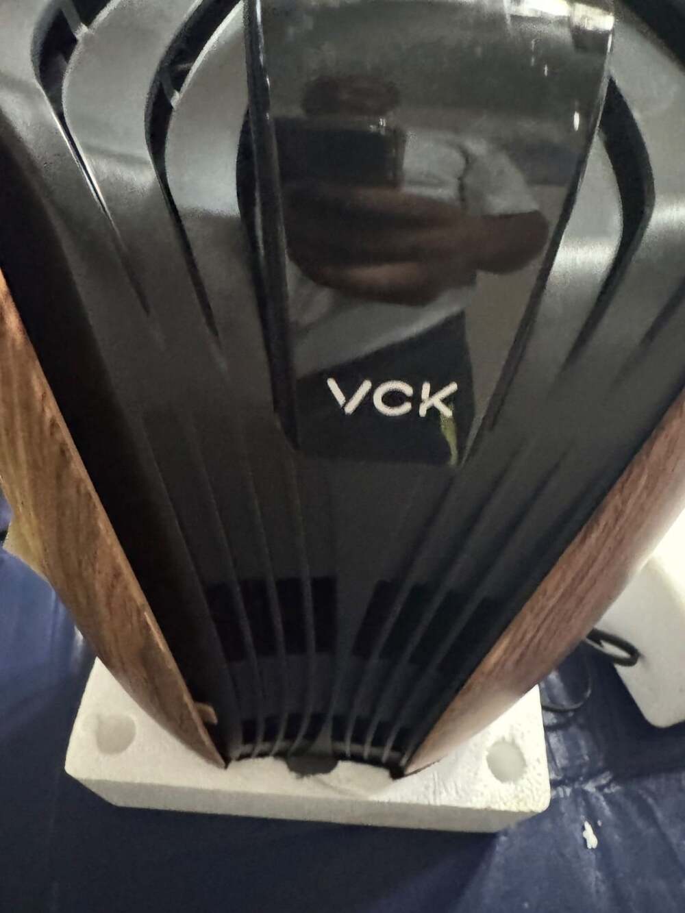 VCK air purifier with wood-look finish and hepa filter